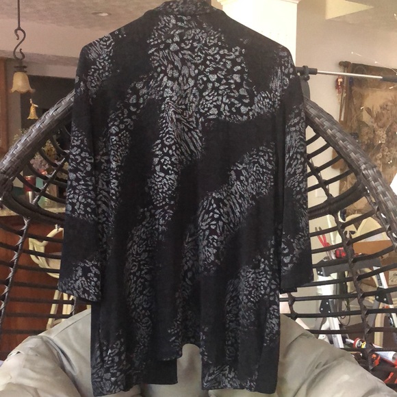 Top - Picture 2 of 2